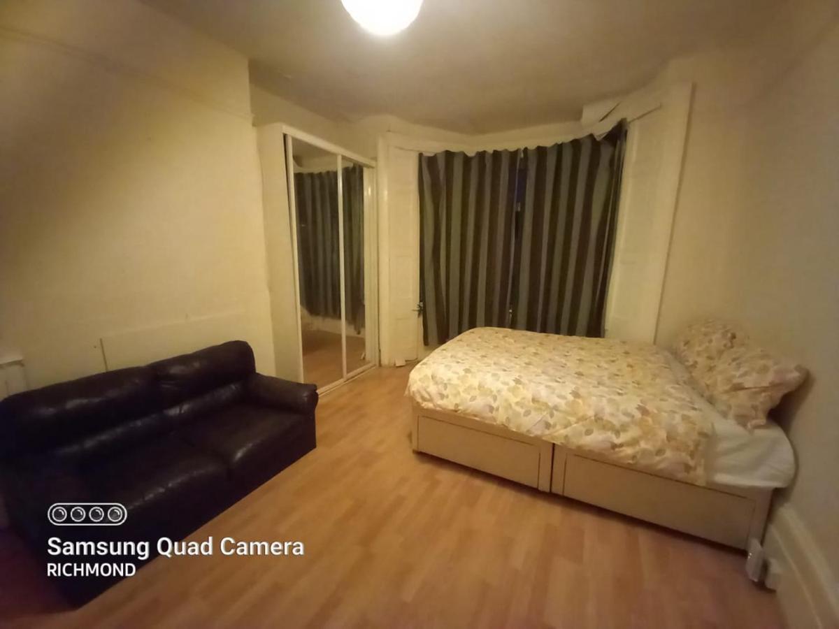 لندن Elmdene Road - Large Room المظهر الخارجي الصورة