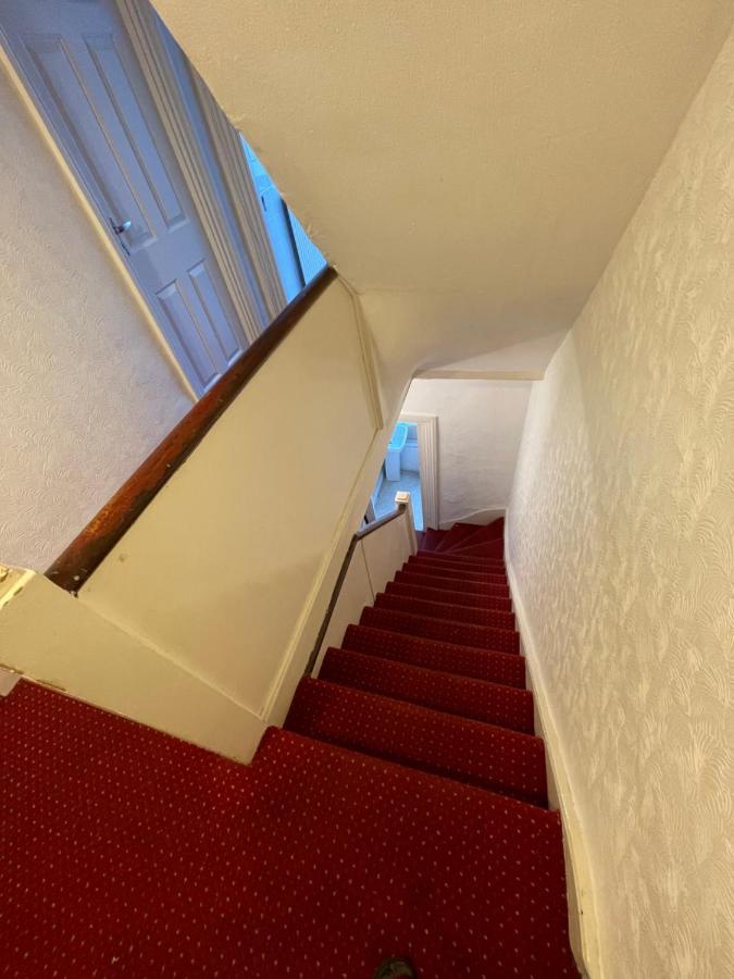لندن Elmdene Road - Large Room المظهر الخارجي الصورة