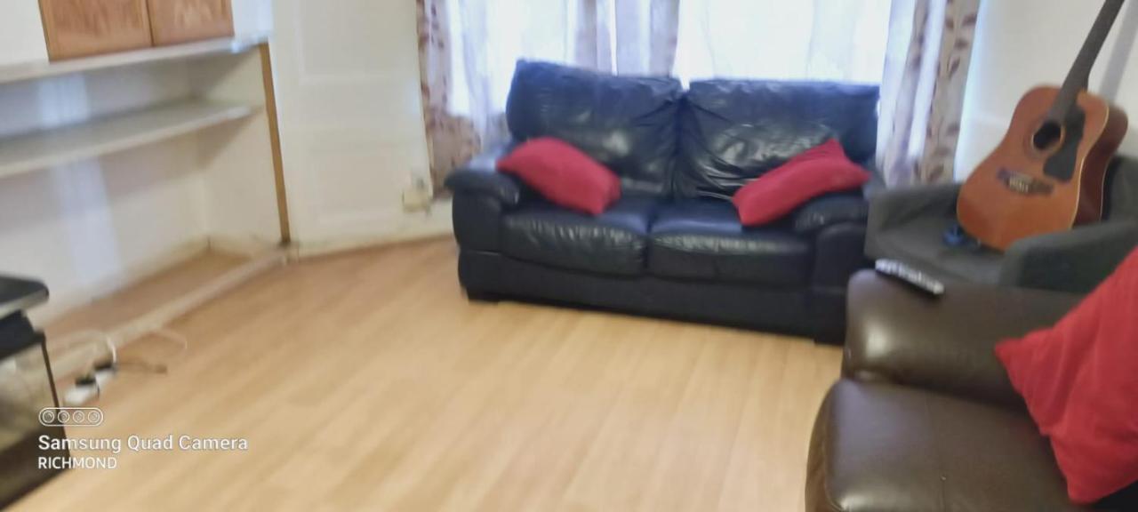 لندن Elmdene Road - Large Room المظهر الخارجي الصورة